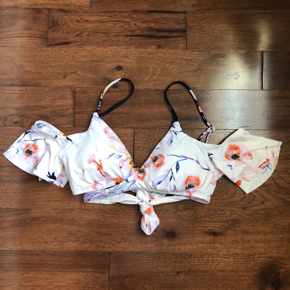 South Moon Under floral bikini top in size S
